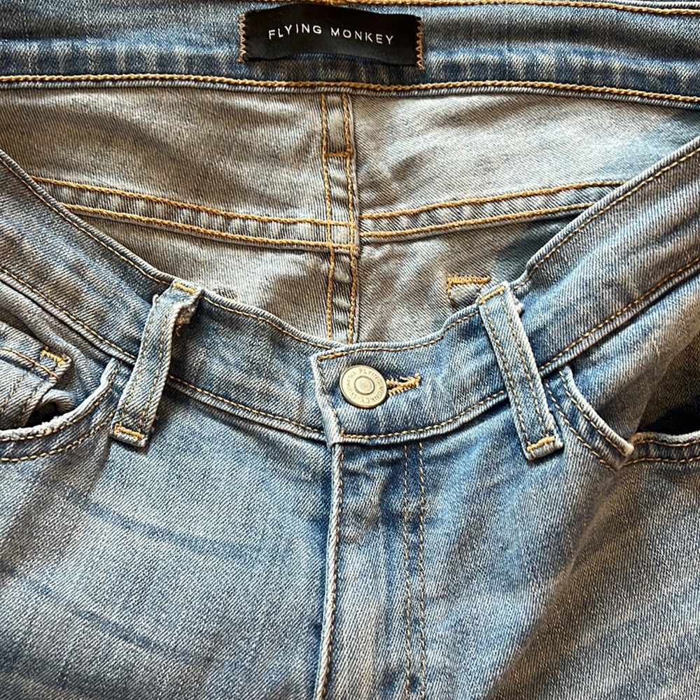 Distressed jeans - Picture 5 of 6